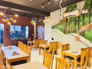 Qotel Comfort Chattarpur - Opposite Tivoli Garden Near Chattarpur Metro