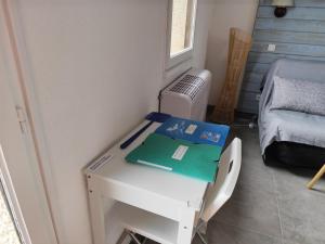 Ossau T2 5 personnes 1 chambre draps serviettes inclus parking moustiquaires tout confort près du ski