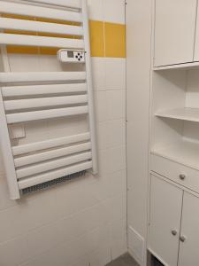 Appartements Ossau T2 5 personnes tt confort climatisation piscine linge de maison inclus moustiquaires vue montagne plein sud : photos des chambres