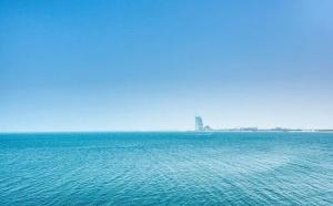 Luxury Holiday Home, Spacious 1 bedroom, Burj Alarab full ocean view, located in Anantara the palm, Palm Jumeirah, Dubai
