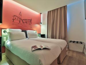 Hotels Hotel restaurant Kyriad Frejus : photos des chambres