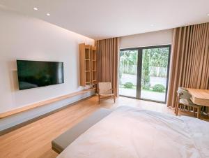 Phòng Đôi Cao Cấp (Superior Double Room)