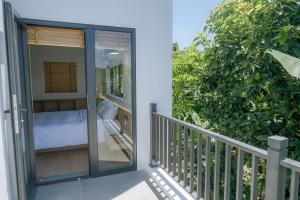 Phòng Gia đình nhìn ra Núi (Family Room with Mountain View)