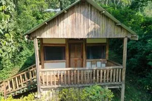 Buhoma community rest camp - 卡巴莱