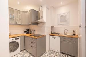 Trendy Bosphorus View Apartment