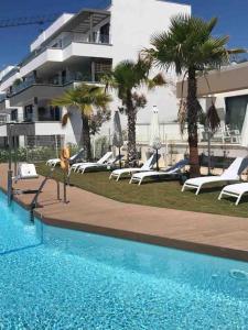 Penthouse apt with ocean view