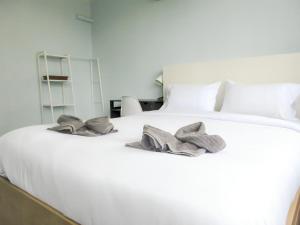 420 Hostel - Ekkamai Buds & Beds