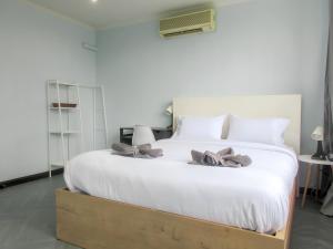 420 Hostel - Ekkamai Buds & Beds