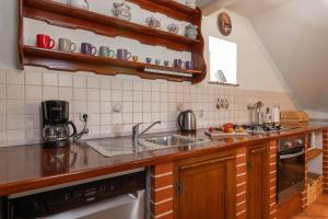 Casa Ivanovac with pool and large front yard