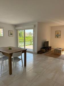 Suberbe appartement climatisé avec terrasse