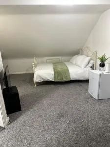 Geez Luxurious Lodge - Barkingside