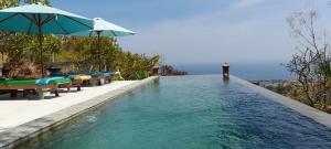 Liri Villa - Ocean, hills, valley view