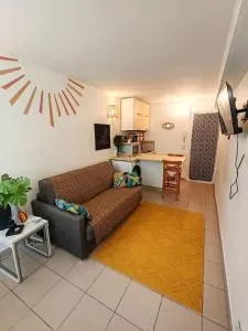 Le Sunshine - 2 people studio & Todler - Cosy - Porte des Lilas - 丁香镇