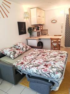 Appartements Le Sunshine - 2 people studio & Todler - Cosy - Porte des Lilas : photos des chambres