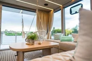 Dein schwimmendes Luxboot in Templin - Beutel