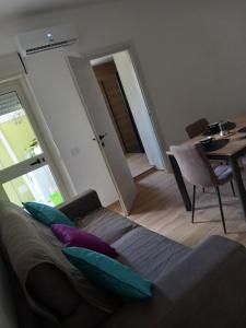 Luxury Garden Flat img5