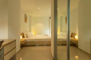 Cozy 1BR Poolside Apartment with Scenic Balcony C132