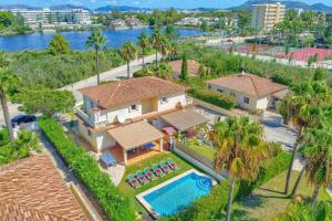 Villa Garcia by Villa Plus