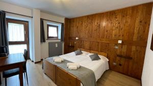Double or Twin Room with Balcony