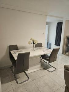 Woolfall heath avenue