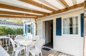 Campings Camping 4 etoiles - Piscine - efceih : photos des chambres