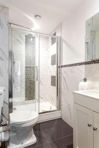 Beautiful Bluejay Escape - 1 Bed Apartment with Free WiFi in the Heart of the City By Kozmo Properties