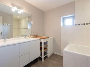 Maisons de vacances La Petite Ville Aze : photos des chambres
