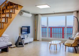 Beachblue Pension Geoje