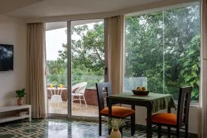 El Raso Apartments - Guirim