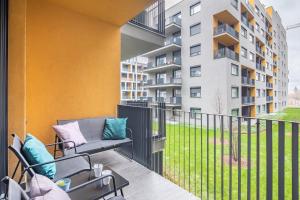 Balcony - Sunny - Modern