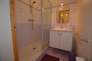 B&B / Chambres d'hotes La pahorie : Chambre Familiale 1