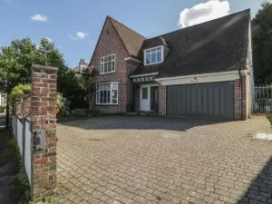 Hartley Lodge - Tamerton Foliot