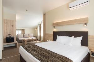 Studio with Sofa Bed room in Jasmin Hotel