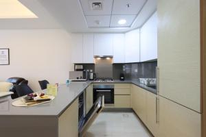 Stunning 1BR w Sea View & Beach in Palm Jumeirah
