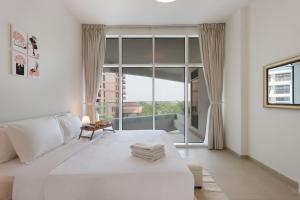 Stunning 1BR w Sea View & Beach in Palm Jumeirah