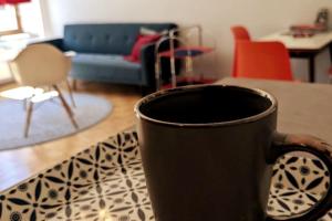 Stilvolle Moderne unter hohen Decken