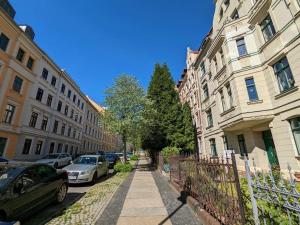 Stilvolle Moderne unter hohen Decken