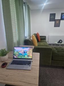 Birmingham Peculiar Apartment 2-Bedrooms