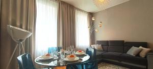 Old Town 2 Bedroom Apartment near Dome Square & Scenic Waterfront