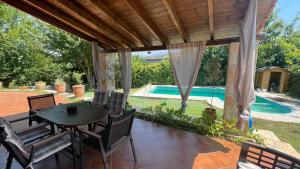 Villa Skine with private pool and lush garden