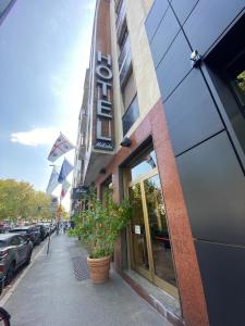 Mokinba Hotels SantAmbroeus