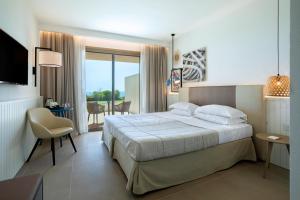 Classic Double Room with Sea View room in Club Torre Del Barone