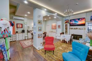 Deluxe King Suite room in City Boutique Inn