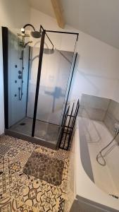 A lombre du chêne Piscine & Spa Gîtes Eden en Cévennes à Anduze Gard