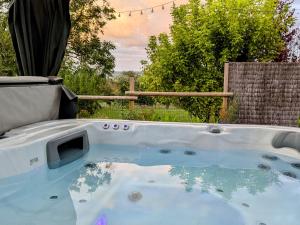 Maisons de vacances Le Cemarose: spa, jardin, terrasse et jolie vue au coeur d'Epernay : photos des chambres