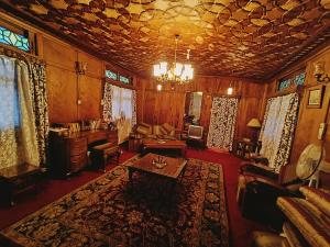 Bambri Palace