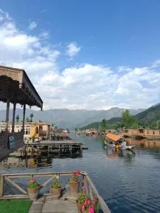 Bambri Palace - Kārapur