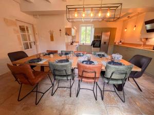 Maisons de vacances Gite de Charme Au Bal des Hirondelles classe 5* : photos des chambres