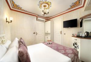 Double Room room in Aldem Hotel