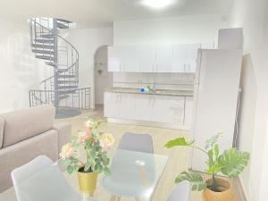 Apto con piscina en la zona de Castillo